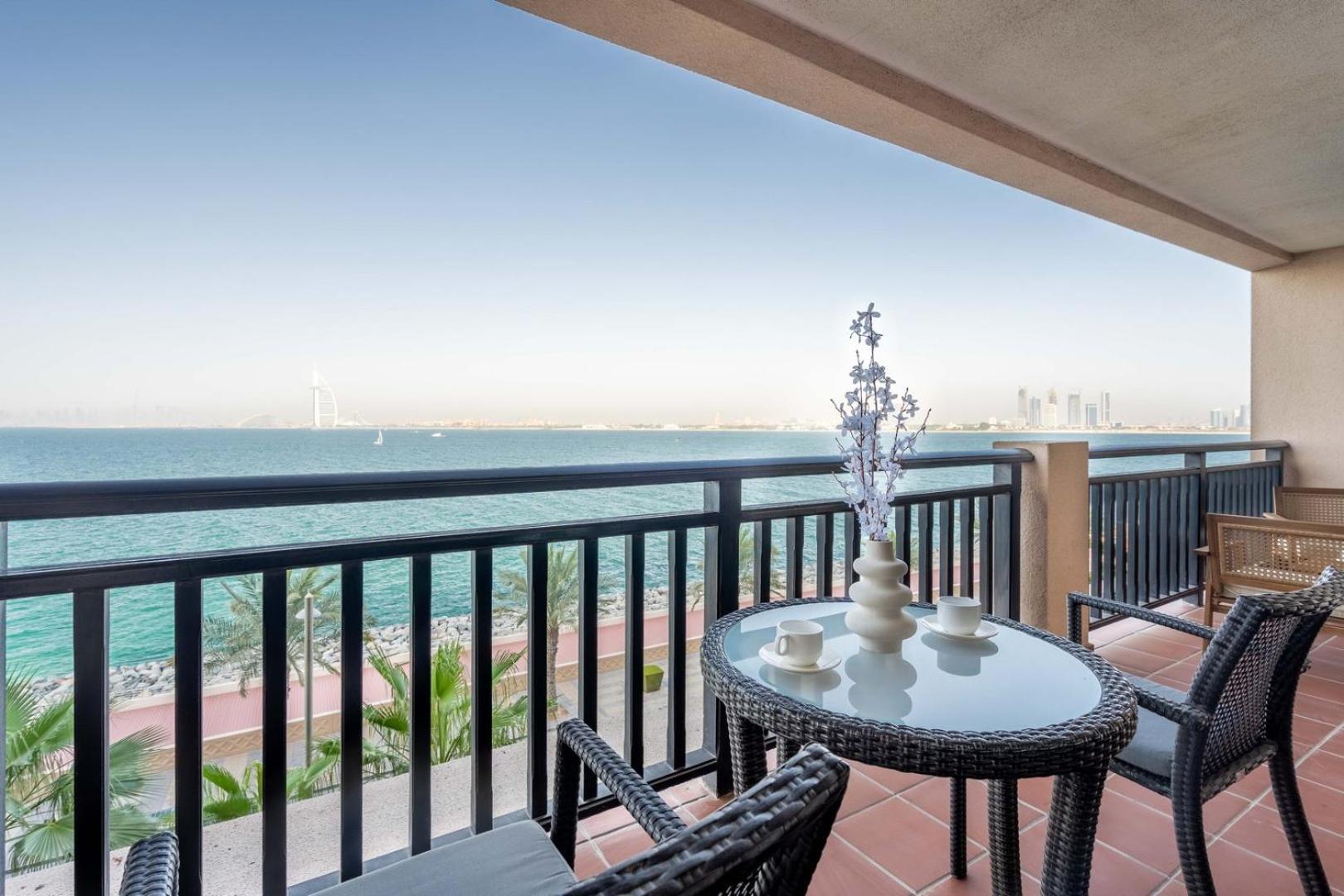 Guestready - Burj Al Arab View At Royal Amwaj Apartment Dubai